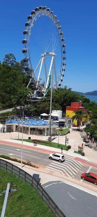 Casais, Predio Beira Mar, Em Frente A Roda Gigante *