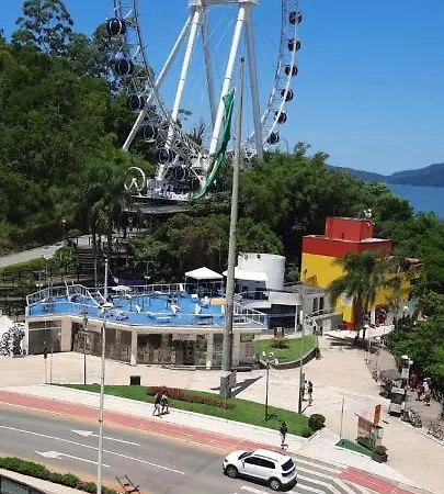 Para Casais, Predio Beira Mar, Em Frente A Roda Gigante Balneario Camboriu Exterior photo